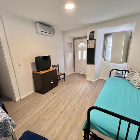 Apartamento 1 Quarto, Com Patio, Em Frente Praia Paco de Arcos Luaran gambar