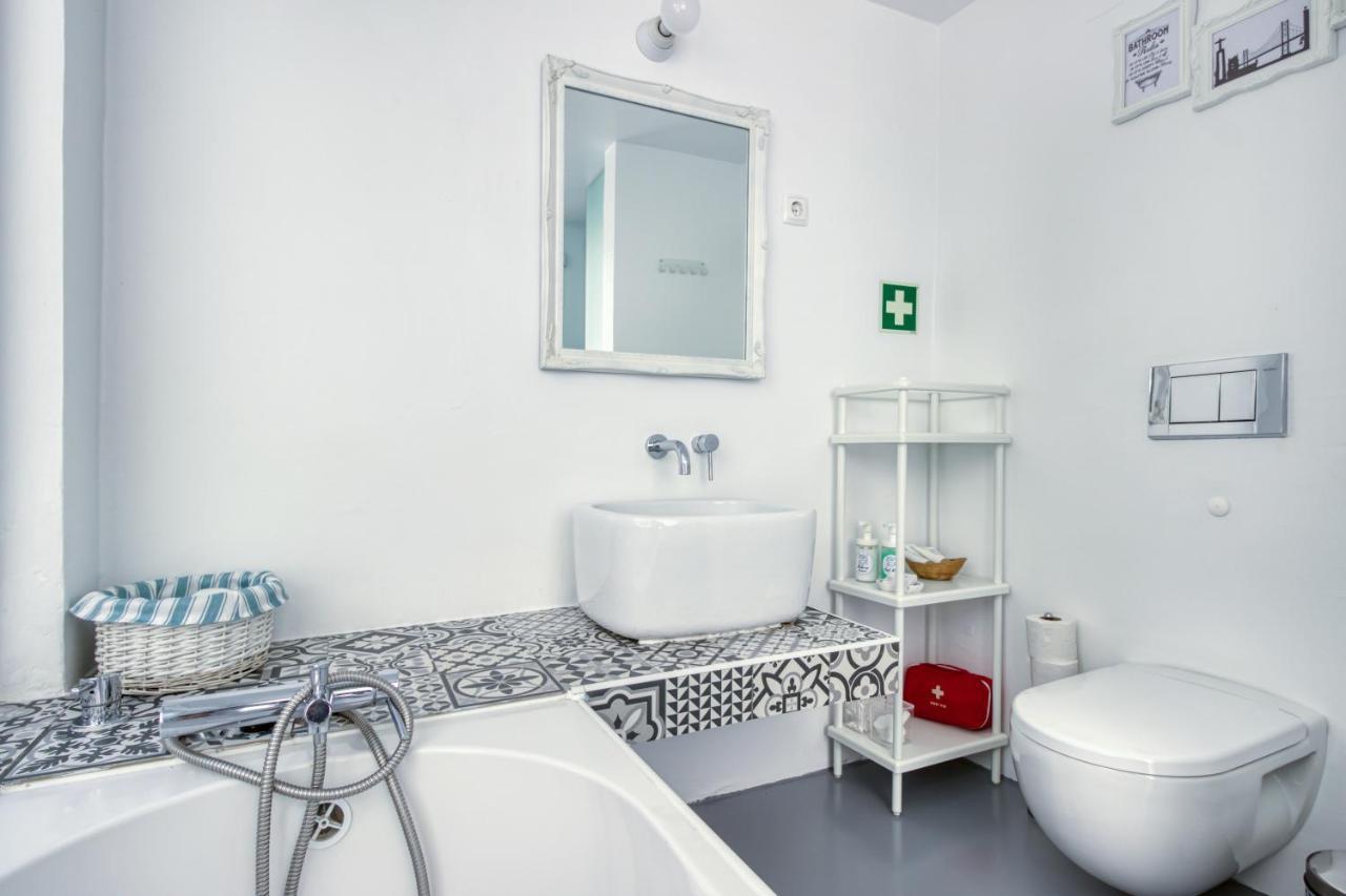 Apartamento 1 Quarto, Com Patio, Em Frente Praia Paco de Arcos Luaran gambar