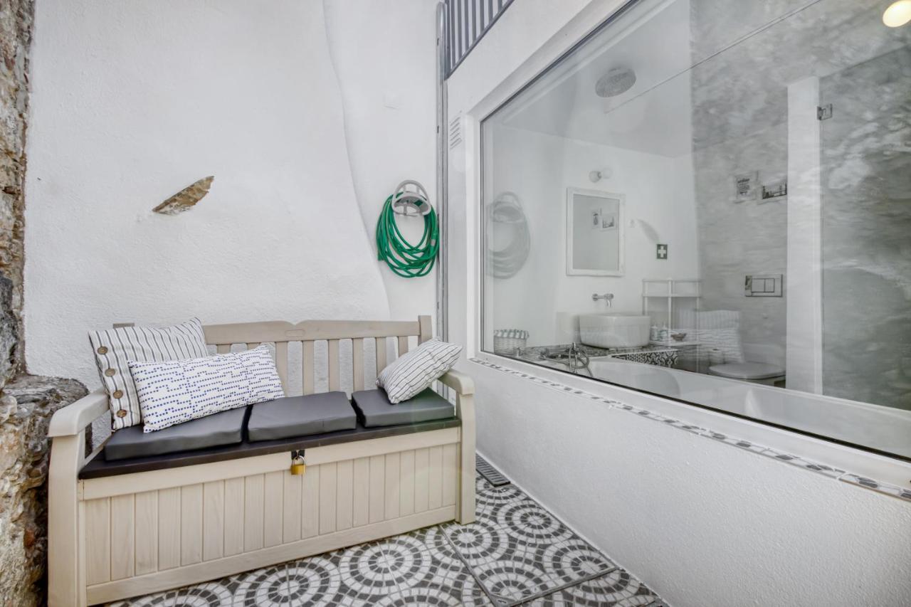 Apartamento 1 Quarto, Com Patio, Em Frente Praia Paco de Arcos Luaran gambar