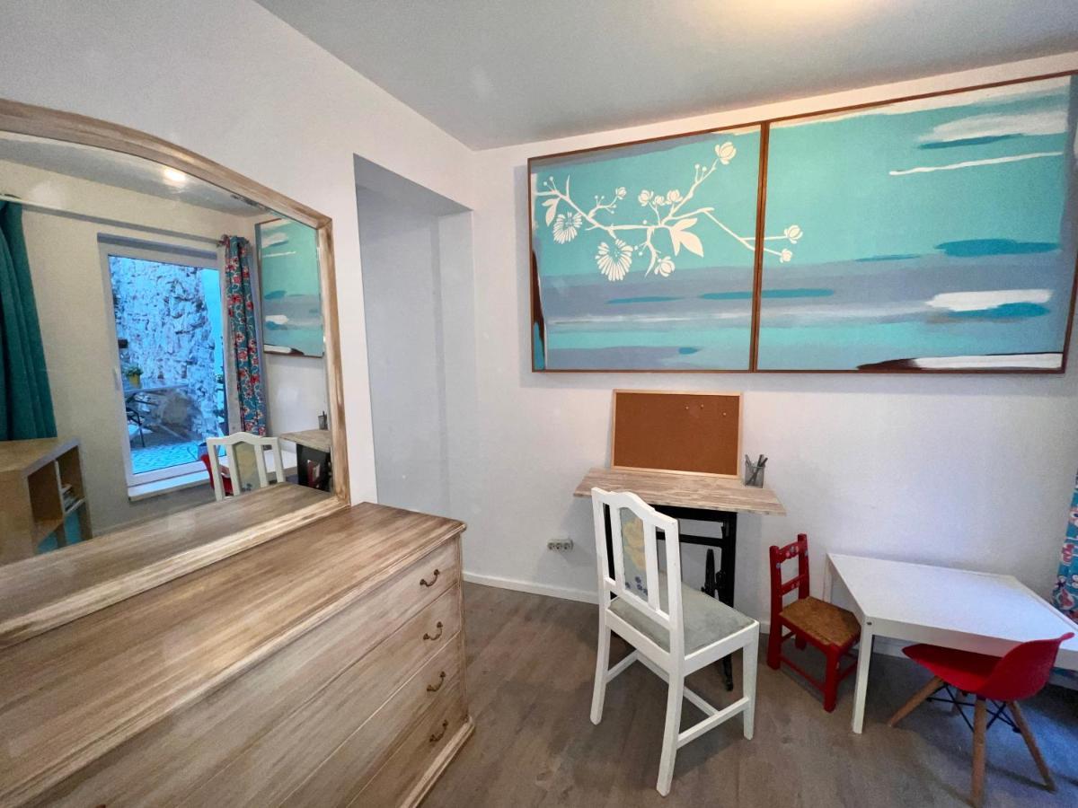 Apartamento 1 Quarto, Com Patio, Em Frente Praia Paco de Arcos Luaran gambar