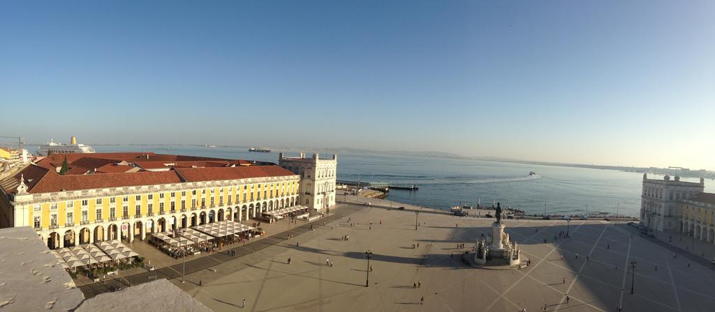 Apartamento 1 Quarto, Com Patio, Em Frente Praia Paco de Arcos Luaran gambar