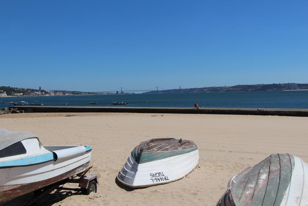 Apartamento 1 Quarto, Com Patio, Em Frente Praia Paco de Arcos Luaran gambar