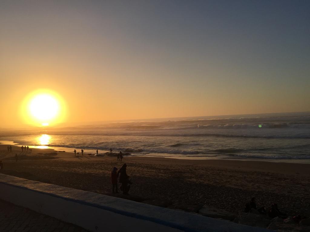 Apartamento 1 Quarto, Com Patio, Em Frente Praia Paco de Arcos Luaran gambar